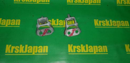 Петля двери багажника Mazda Demio 2009