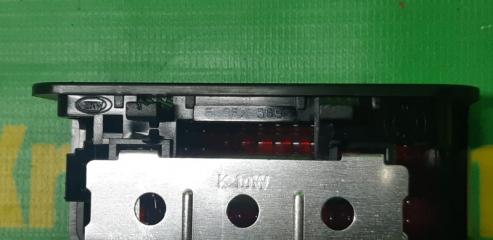 Плафон подсветки багажника 325i 2008 E91 N52B25A Плафон подсветки багажника 325i 2008 E91 N52B25A