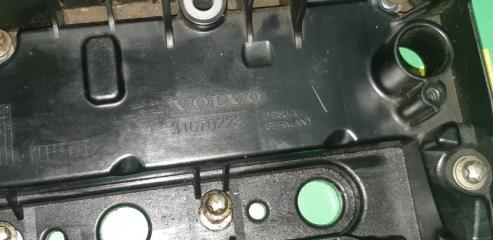 Крышка головки блока цилиндров Volvo XC90 D4204T23 Крышка головки блока цилиндров Volvo XC90 D4204T23