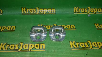 Запчасть петля замка двери Nissan Sunny 2001