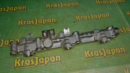 Топливная рейка левая Mark X 2005 GRX130 4GR-FSE
