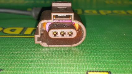 Фото запчасти разъем Volkswagen контрактная запчасть Запчасть разъем Volkswagen