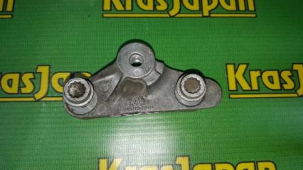 Запчасть кронштейн ролика Volkswagen Polo 2019