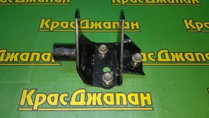 Кронштейн КПП Toyota Ipsum 2000 контрактная Кронштейн КПП Toyota Ipsum 2000