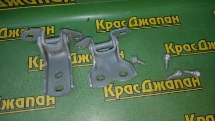 Петля двери передняя правая Vitz 2002 SCP10 1SZ-FE