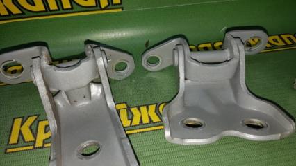 Петля двери передняя правая Toyota Vitz SCP10 1SZ-FE