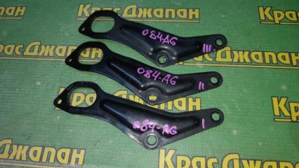 Фото запчасти кронштейн Ford Focus 2009 контрактная запчасть Запчасть кронштейн Ford Focus 2009