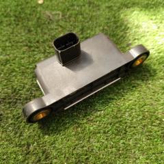 Датчик ускорения (Курсовой устойчивости) SUZUKI ESCUDO 2009 контрактная Датчик ускорения (Курсовой устойчивости) SUZUKI ESCUDO 2009