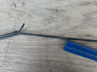 Рейка топливная SUZUKI ESCUDO TA74W TD54W TD94W TDA4W TDB4W M16A J20A J24B H27A N32A 18566-65J01-000 3 ракурс