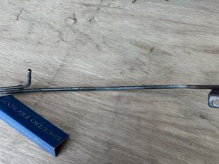 Рейка топливная SUZUKI ESCUDO TA74W TD54W TD94W TDA4W TDB4W M16A J20A J24B H27A N32A 18566-65J01-000 3 ракурс