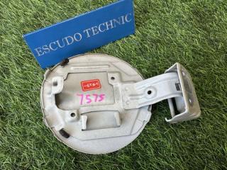 Лючок бензобака SUZUKI ESCUDO TA74W TD54W TD94W TDA4W TDB4W M16A J20A J24B H27A N32A 64320-65J11 4 ракурс