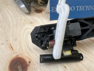 Ручка двери внешняя правая задняя SUZUKI ESCUDO TD54W J20A 82810-63811 3 ракурс Ручка двери внешняя правая задняя SUZUKI ESCUDO TD54W J20A 82810-63811 3 ракурс