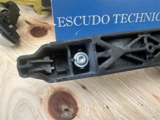 Ручка двери внешняя левая задняя SUZUKI ESCUDO TD54W J20A 82810-63811 3 ракурс Ручка двери внешняя левая задняя SUZUKI ESCUDO TD54W J20A 82810-63811 3 ракурс