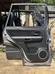 Дверь левая задняя SUZUKI ESCUDO TDA4W J24B 68004-65833-000 1 ракурс Дверь левая задняя SUZUKI ESCUDO TDA4W J24B 68004-65833-000 1 ракурс