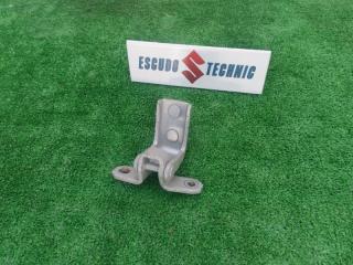 Петля дверная задняя правая SUZUKI ESCUDO 2007