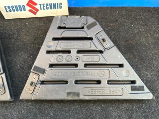 Обшивка багажника MAZDA CX-5 KF5P PY-VPS KB7W-688E1 3 ракурс