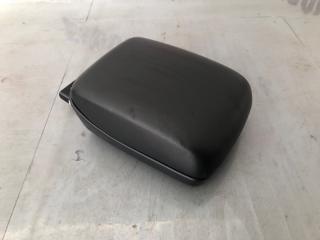 Подлокотник SUZUKI ESCUDO 2008