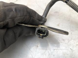 Датчик положения коленвала SUZUKI ESCUDO TD54W J20A 33220-77E00-000 2 ракурс Датчик положения коленвала SUZUKI ESCUDO TD54W J20A 33220-77E00-000 2 ракурс