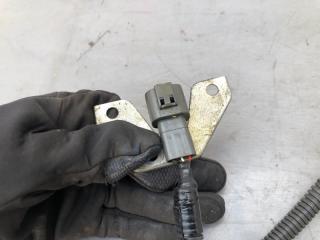 Датчик положения коленвала SUZUKI ESCUDO TD54W J20A 33220-77E00-000 3 ракурс Датчик положения коленвала SUZUKI ESCUDO TD54W J20A 33220-77E00-000 3 ракурс