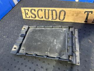 Защита кпп SUZUKI ESCUDO TDA4W J24B 72484-77K0 2 ракурс