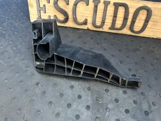 Крепление бампера заднее SUZUKI ESCUDO TDA4W J24B 7183565J00 2 ракурс