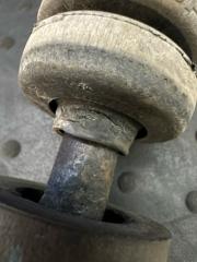 Подушка рамы передняя TOYOTA LAND CRUISER PRADO TRJ150W 2TR-FE 5220160090 3 ракурс