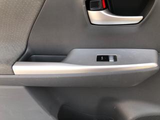Обшивка дверей левая задняя TOYOTA PRIUS ALPHA ZVW41 2ZR-FXE 67788-G030A 4 ракурс
