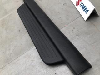 Накладка на порог салона правая передняя TOYOTA SUCCEED NCP165 1NZ-FE 67913-52061 3 ракурс