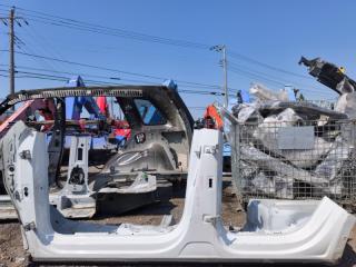 Порог кузова левый Volkswagen Tiguan 5NCZE CZE-EA211 5NA809835 1 ракурс