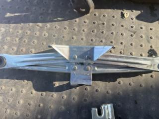 Домкрат SUZUKI ESCUDO TDA4W J24B 89910-65JL1 1 ракурс