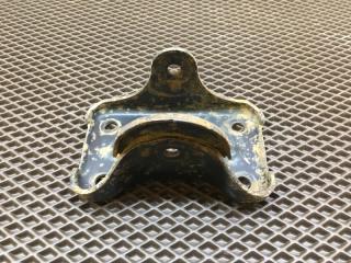 Запчасть кронштейн задней балки Peugeot 307 2002