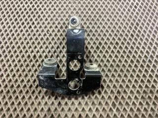 Запчасть кронштейн блока abs Ford Focus 2 2007