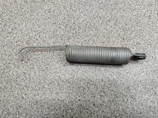 Фото запчасти пружина багажника Volkswagen Polo Sed RUS 2014 Б/У запчасть Запчасть пружина багажника Volkswagen Polo Sed RUS 2014