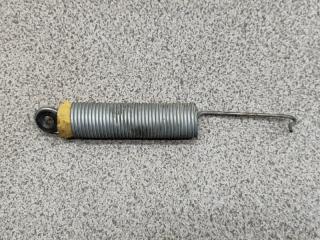 Фото запчасти пружина багажника Volkswagen Polo Sed RUS 2014 Б/У запчасть Запчасть пружина багажника Volkswagen Polo Sed RUS 2014