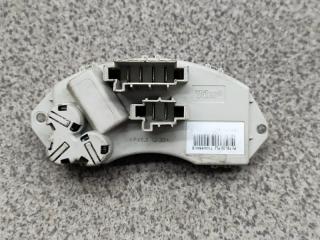 Запчасть резистор отопителя BMW X5 2007