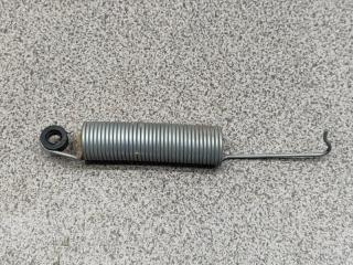 Фото запчасти пружина багажника Volkswagen Polo Sed RUS 2013 Б/У запчасть Запчасть пружина багажника Volkswagen Polo Sed RUS 2013