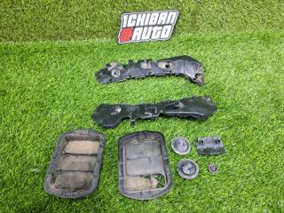 Запчасть крепление бампера MAZDA DEMIO