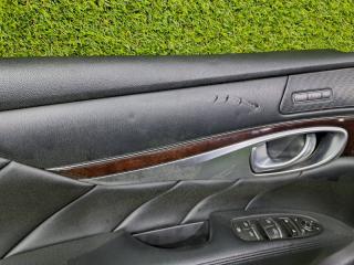 Карта двери INFINITI Q70 Y51 V9X 809011ME5B 3 ракурс Карта двери INFINITI Q70 Y51 V9X 809011ME5B 3 ракурс