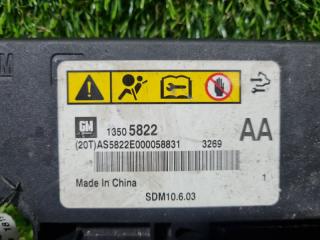 Блок управления airbag CHEVROLET CRUZE J300 F18D4 13505822 2 ракурс