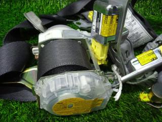 Ремень безопасности передний LEXUS ES330 MCV31 3MZ-FE 7322033330C1 2 ракурс
