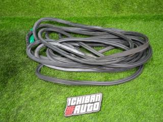 Запчасть Уплотнение двери  AUDI A4 8K0831721F Контрактный Год: 2009   комплект