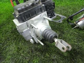 Блок abs TOYOTA COROLLA ZWE211 114090-11010 3 ракурс