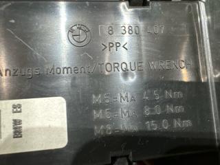 Блок предохранителей BMW X5 E53 M54B30 61138384525 2 ракурс