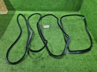 Уплотнительная резинка BMW 5-Series 2012