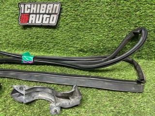 Уплотнительная резинка капота BMW 7-SERIES F02 N63B44A 51767183828 4 ракурс Уплотнительная резинка капота BMW 7-SERIES F02 N63B44A 51767183828 4 ракурс