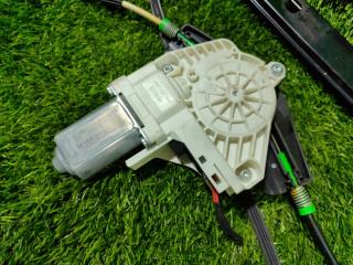 Стеклоподъемник левый передний AUDI A4 8K2 CAEB 8K0837461 5 ракурс