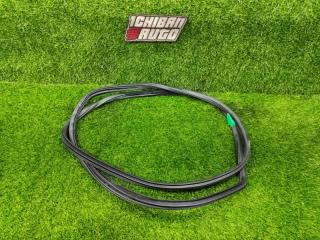 Уплотнительная резинка NISSAN ROGUE S35 QR25DE 76921JM00A 3 ракурс