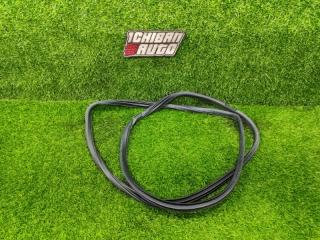 Уплотнительная резинка NISSAN ROGUE S35 QR25DE 76921JM00A 5 ракурс