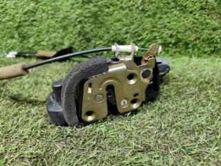 Замок двери задний правый M35 2006 Y50 VQ35DE