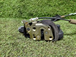 Замок двери задний левый M35 2006 Y50 VQ35DE